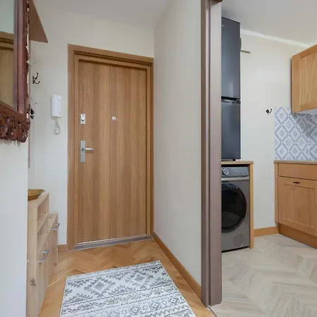 Elegant And Bright Graniczna Near Ogrod Saski By Renters Apartment Warsaw
